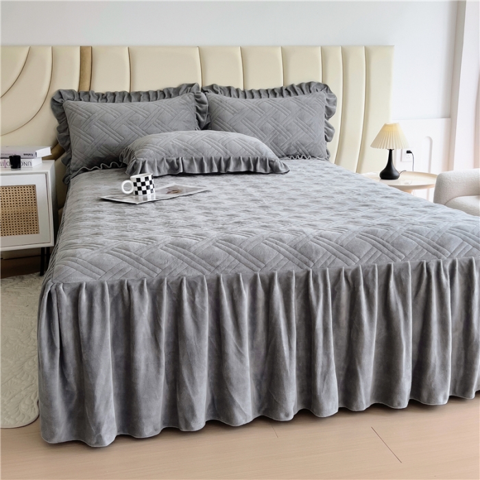 91家纺网 家纺一手货源 找家纺 十个点家纺 2024新款牛奶绒单床裙-欣雅 奶油灰