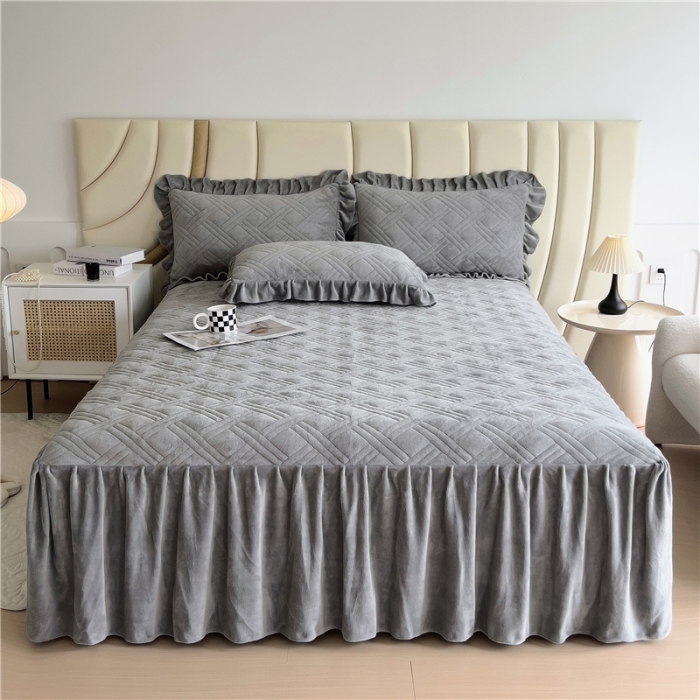 91家纺网 家纺一手货源 找家纺 十个点家纺 2024新款牛奶绒单床裙-欣雅 奶油灰