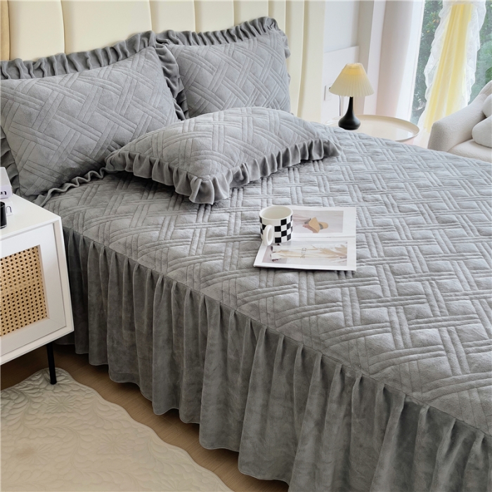 91家纺网 家纺一手货源 找家纺 十个点家纺 2024新款牛奶绒单床裙-欣雅 奶油灰