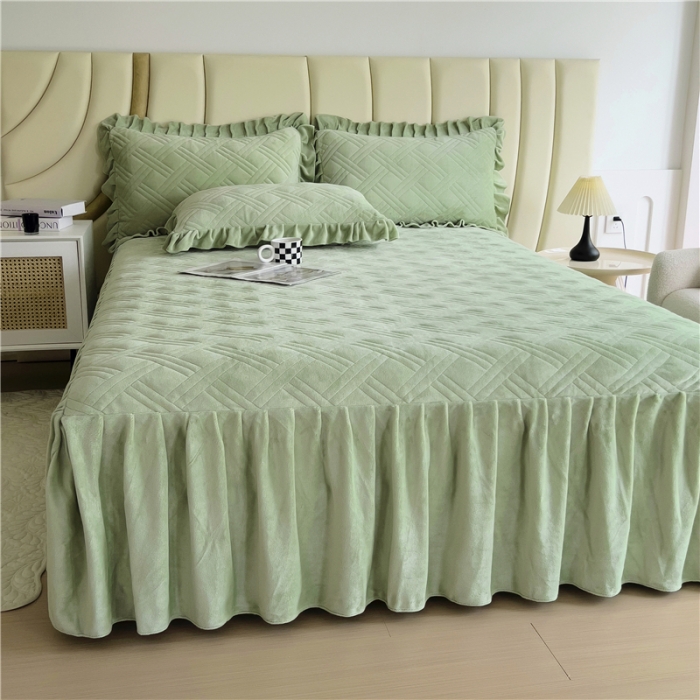 91家纺网 家纺一手货源 找家纺 十个点家纺 2024新款牛奶绒单床裙-欣雅 奶油绿