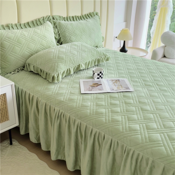 91家纺网 家纺一手货源 找家纺 十个点家纺 2024新款牛奶绒单床裙-欣雅 奶油绿