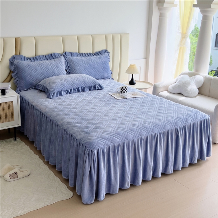 91家纺网 家纺一手货源 找家纺 十个点家纺 2024新款牛奶绒单床裙-欣雅 浅宝蓝