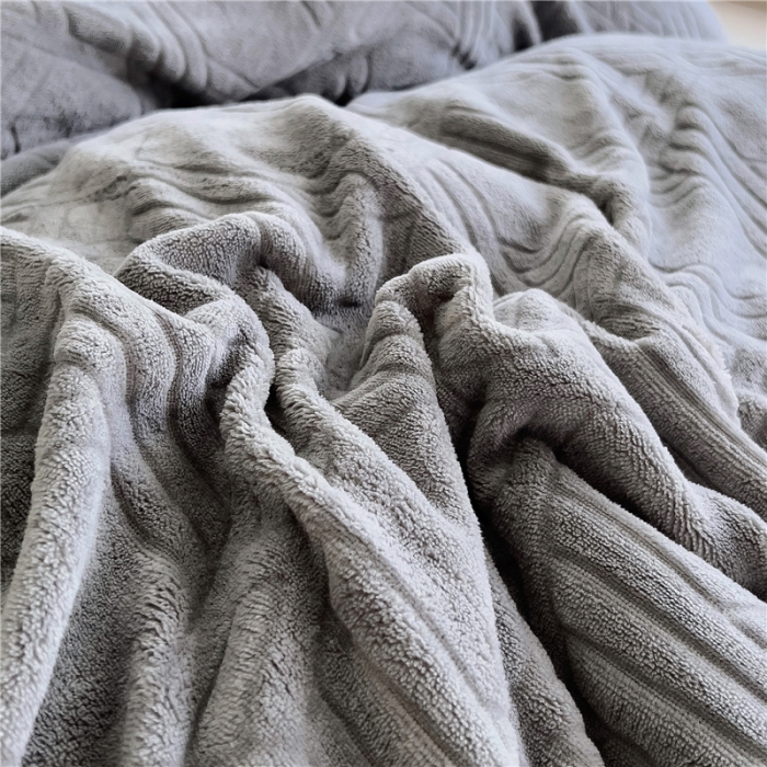 91家纺网 家纺一手货源 找家纺 十个点家纺 2024新款牛奶绒欣雅床盖四件套 欣雅-奶油灰