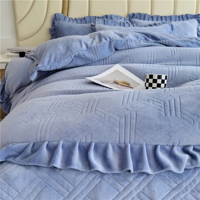 91家纺网 家纺一手货源 找家纺 十个点家纺 2024新款牛奶绒欣雅床盖四件套 欣雅-浅宝蓝
