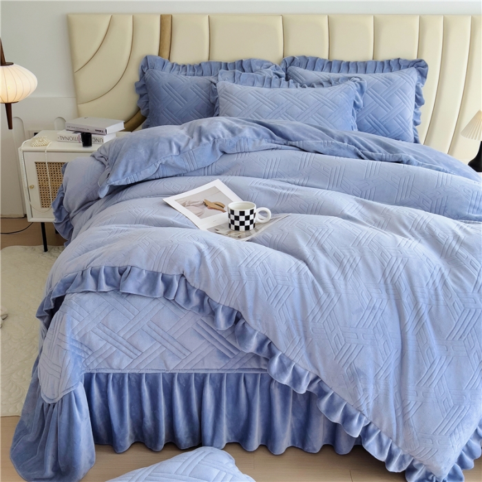 91家纺网 家纺一手货源 找家纺 十个点家纺 2024新款牛奶绒欣雅床盖四件套 欣雅-浅宝蓝