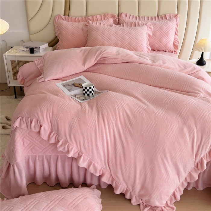 91家纺网 家纺一手货源 找家纺 十个点家纺 2024新款牛奶绒欣雅床盖四件套 欣雅-胭脂粉