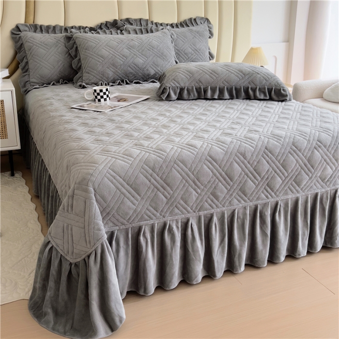 91家纺网 家纺一手货源 找家纺 十个点家纺 2024新款牛奶绒欣雅系列单床盖 欣雅-奶油灰