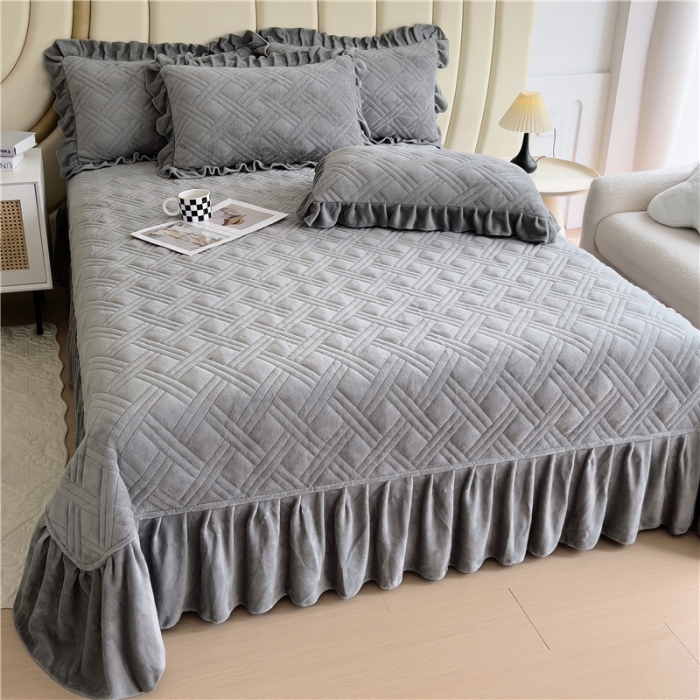 91家纺网 家纺一手货源 找家纺 十个点家纺 2024新款牛奶绒欣雅系列单床盖 欣雅-奶油灰