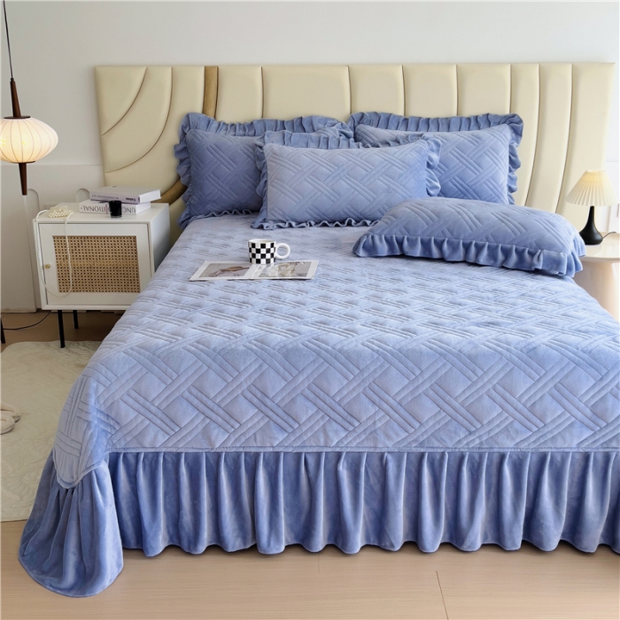 91家纺网 家纺一手货源 找家纺 十个点家纺 2024新款牛奶绒欣雅系列单床盖 欣雅-浅宝蓝
