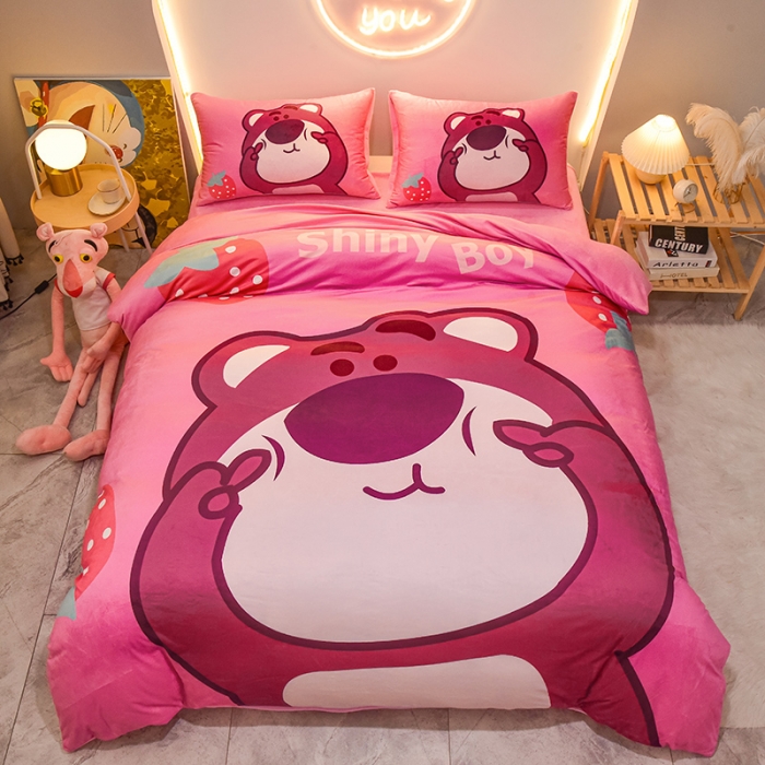 91家纺网 家纺一手货源 找家纺 ds生活馆2025新款大版卡通水晶牛奶珊瑚绒单被套三四件套 草莓熊