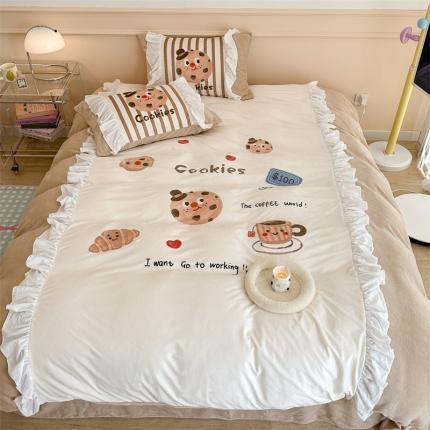 91家纺网 家纺一手货源 找家纺 昔可家纺 2023新款花边数码宝宝绒四件套 曲奇饼干