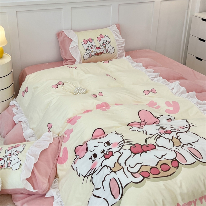 91家纺网 家纺一手货源 找家纺 昔可家纺 2023新款花边数码宝宝绒四件套 蛋糕猫咪