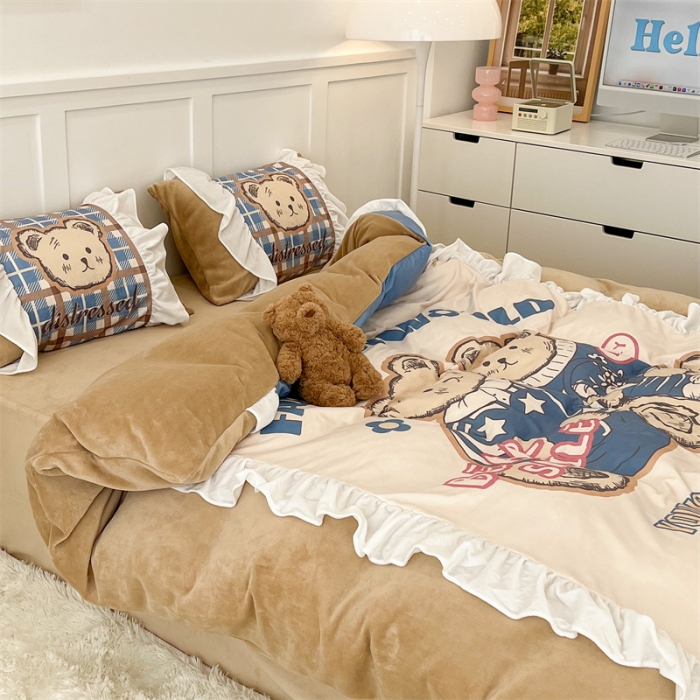 91家纺网 家纺一手货源 找家纺 昔可家纺 2023新款花边数码宝宝绒四件套 冬日熊宝