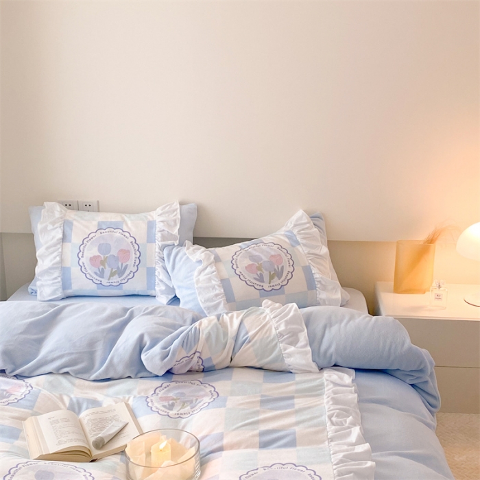 91家纺网 家纺一手货源 找家纺 昔可家纺 2023新款花边数码宝宝绒四件套 蓝棋盘郁金