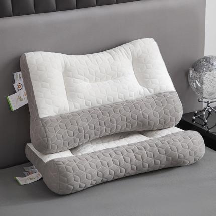 91家纺网 家纺一手货源 找家纺 总爱来伊 新款日式骨科乳胶片按摩反弓牵引枕分区护颈椎枕头助睡眠枕芯