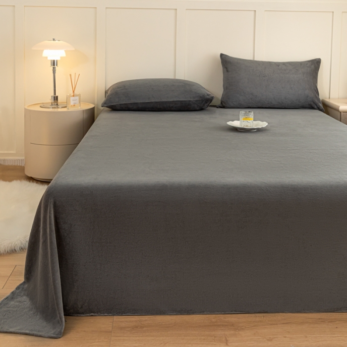 91家纺网 家纺一手货源 找家纺 慕澄家纺 2023新款纯色牛奶绒加厚保暖多功能床单盖毯 床单-墨灰