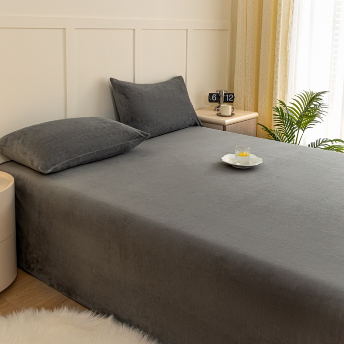 91家纺网 家纺一手货源 找家纺 慕澄家纺 2023新款纯色牛奶绒加厚保暖多功能床单盖毯 床单-墨灰