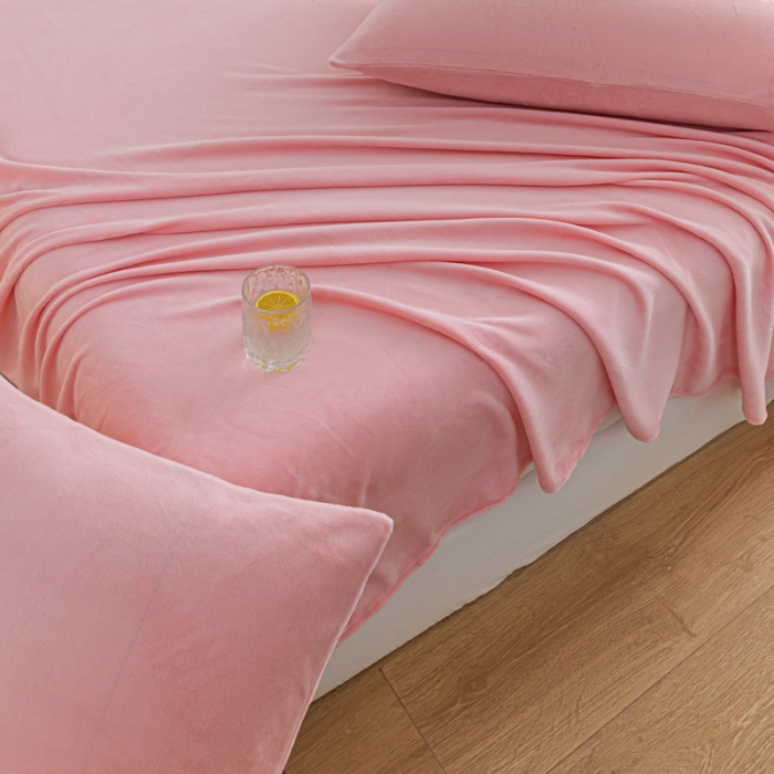 91家纺网 家纺一手货源 找家纺 慕澄家纺 2023新款纯色牛奶绒加厚保暖多功能床单盖毯 床单-桃粉