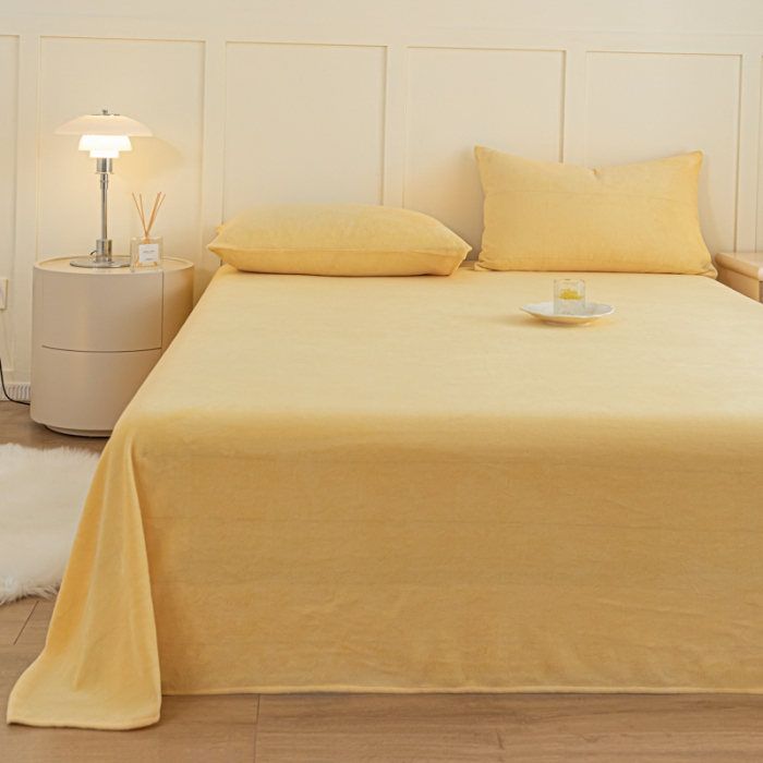 91家纺网 家纺一手货源 找家纺 慕澄家纺 2023新款纯色牛奶绒加厚保暖多功能床单盖毯 床单-杏黄