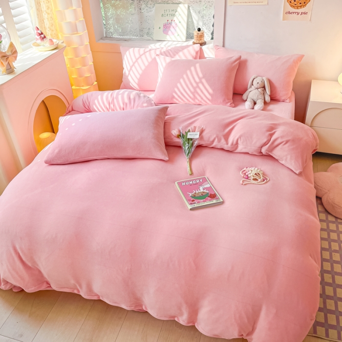 91家纺网 家纺一手货源 找家纺 慕澄家纺 2023新款简约牛奶绒加厚保暖四件套-纯爱 纯爱-桃粉