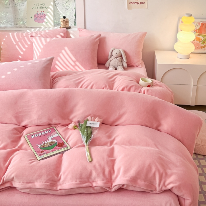 91家纺网 家纺一手货源 找家纺 慕澄家纺 2023新款简约牛奶绒加厚保暖四件套-纯爱 纯爱-桃粉