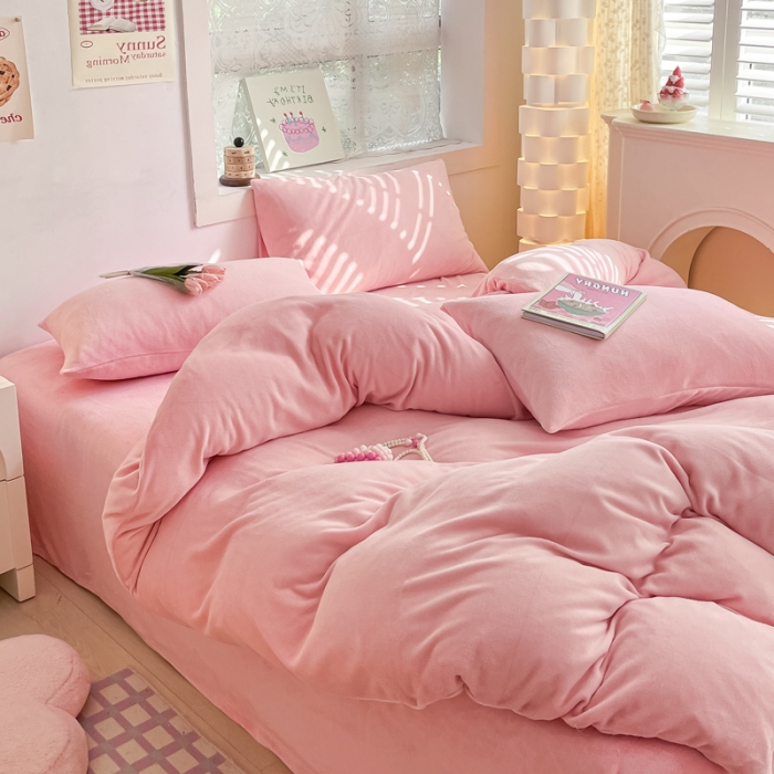 91家纺网 家纺一手货源 找家纺 慕澄家纺 2023新款简约牛奶绒加厚保暖四件套-纯爱 纯爱-桃粉