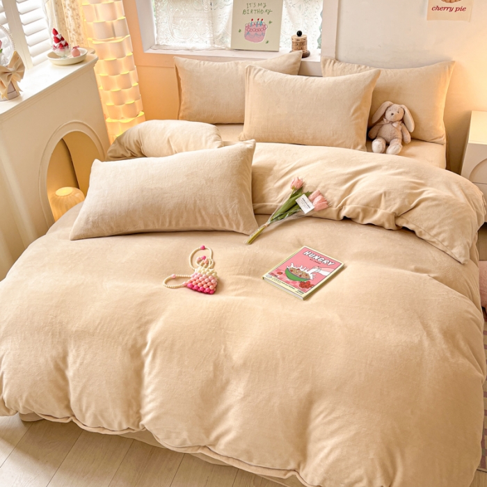 91家纺网 家纺一手货源 找家纺 慕澄家纺 2023新款简约牛奶绒加厚保暖四件套-纯爱 纯爱-驼咖