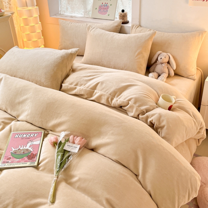 91家纺网 家纺一手货源 找家纺 慕澄家纺 2023新款简约牛奶绒加厚保暖四件套-纯爱 纯爱-驼咖