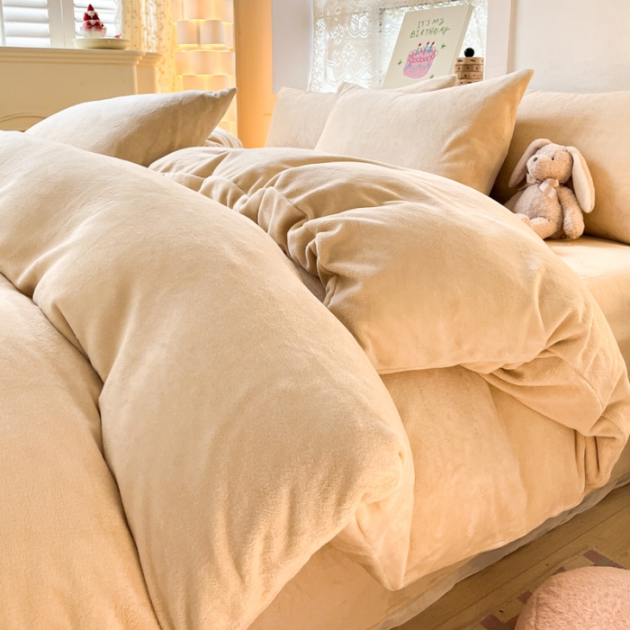 91家纺网 家纺一手货源 找家纺 慕澄家纺 2023新款简约牛奶绒加厚保暖四件套-纯爱 纯爱-驼咖