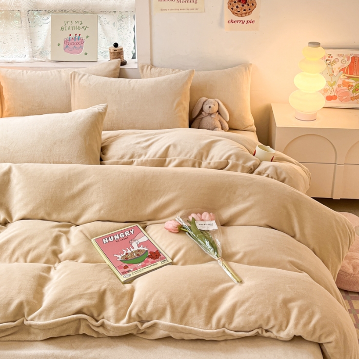 91家纺网 家纺一手货源 找家纺 慕澄家纺 2023新款简约牛奶绒加厚保暖四件套-纯爱 纯爱-驼咖