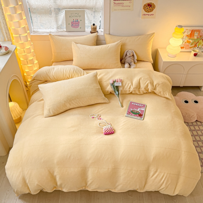 91家纺网 家纺一手货源 找家纺 慕澄家纺 2023新款简约牛奶绒加厚保暖四件套-纯爱 纯爱-杏黄