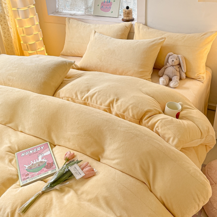 91家纺网 家纺一手货源 找家纺 慕澄家纺 2023新款简约牛奶绒加厚保暖四件套-纯爱 纯爱-杏黄