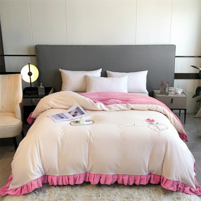 91家纺网 家纺一手货源 找家纺 牛奶绒韩版花边刺绣被套法兰绒宝宝绒兔绒单被套 暖白-嫩黄+浅粉