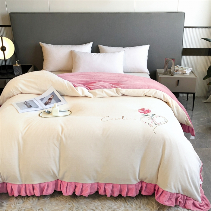 91家纺网 家纺一手货源 找家纺 牛奶绒韩版花边刺绣被套法兰绒宝宝绒兔绒单被套 暖白-嫩黄+浅粉