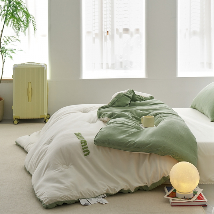 91家纺网 家纺一手货源 找家纺 （总）荔禾家居 2023新款A类毛巾绣多巴胺系大豆被冬被