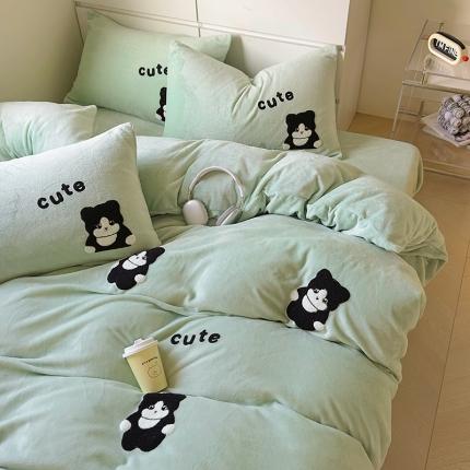 91家纺网 家纺一手货源 找家纺 （总）山茶家纺 2023新款高克重牛奶绒贴布绣毛巾绣四件套