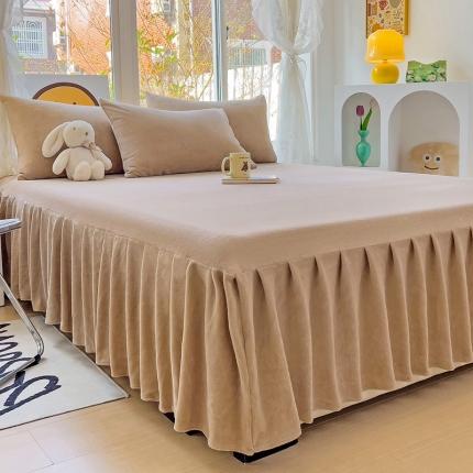 91家纺网 家纺一手货源 找家纺 （总）极梦家纺（支持定制） 2025新款纯色高克重韩版牛奶绒单床裙三件套