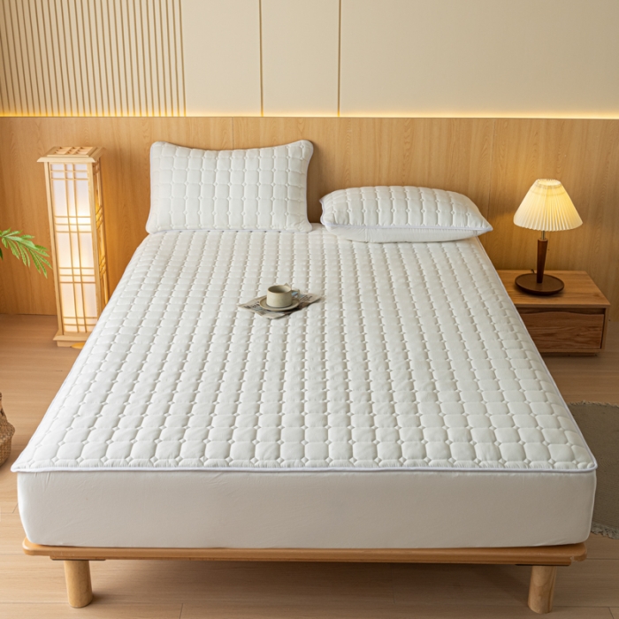 91家纺网 家纺一手货源 找家纺 卡伦 2025新款A类纯棉水洗棉夹棉床笠 白青年