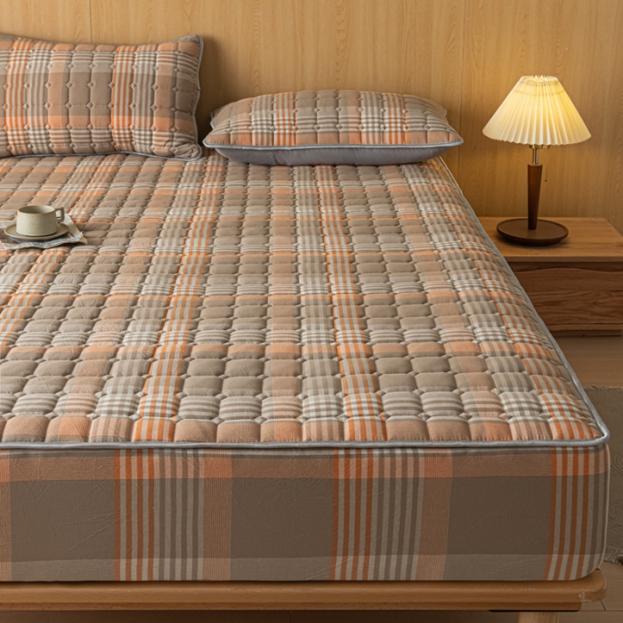 91家纺网 家纺一手货源 找家纺 卡伦 2025新款A类纯棉水洗棉夹棉床笠 错格咖