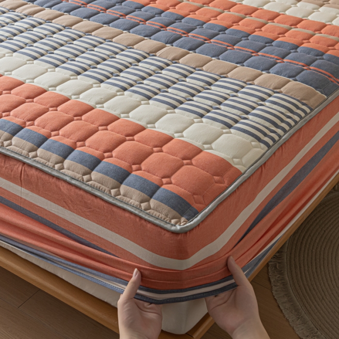 91家纺网 家纺一手货源 找家纺 卡伦 2025新款A类纯棉水洗棉夹棉床笠 格兰咖条