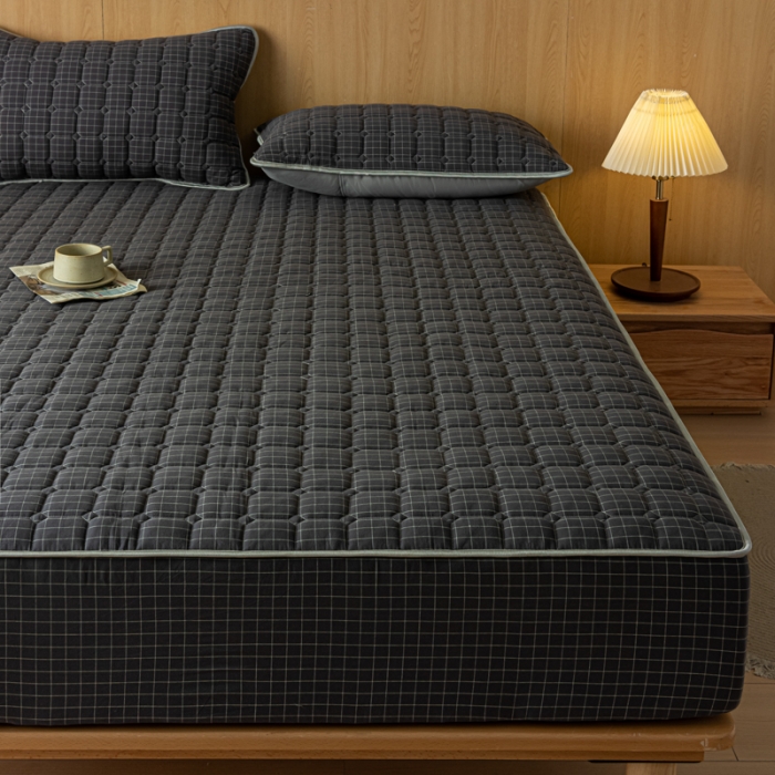 91家纺网 家纺一手货源 找家纺 卡伦 2025新款A类纯棉水洗棉夹棉床笠 灰小方格