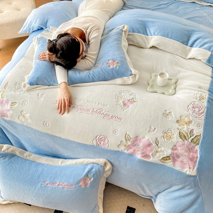 91家纺网 家纺一手货源 找家纺 可以家居 2023新款高克重全消光绣花四件套-伊芙琳 伊芙琳-梵星蓝