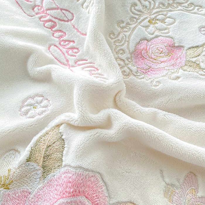 91家纺网 家纺一手货源 找家纺 可以家居 2023新款高克重全消光绣花四件套-伊芙琳 伊芙琳-梵星蓝