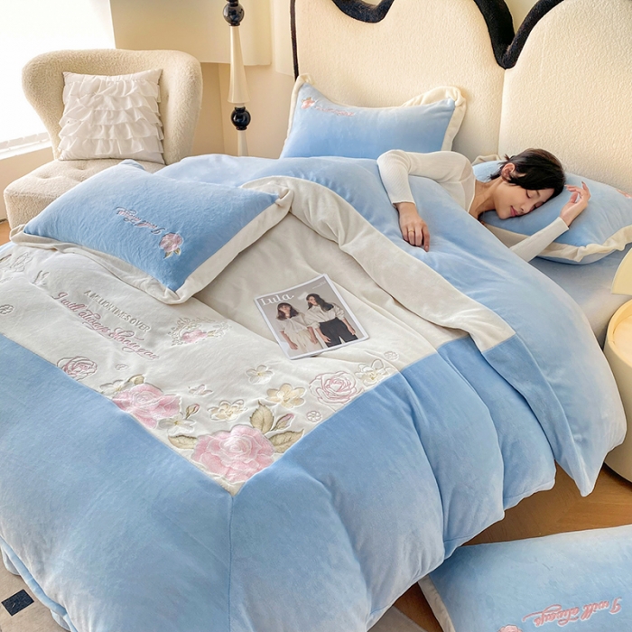 91家纺网 家纺一手货源 找家纺 可以家居 2023新款高克重全消光绣花四件套-伊芙琳 伊芙琳-梵星蓝