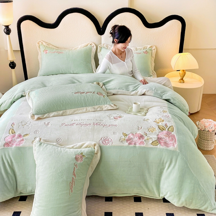 91家纺网 家纺一手货源 找家纺 可以家居 2023新款高克重全消光绣花四件套-伊芙琳 伊芙琳-新芽绿