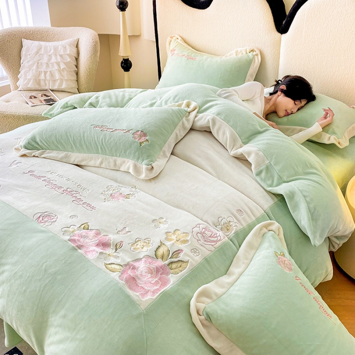 91家纺网 家纺一手货源 找家纺 可以家居 2023新款高克重全消光绣花四件套-伊芙琳 伊芙琳-新芽绿