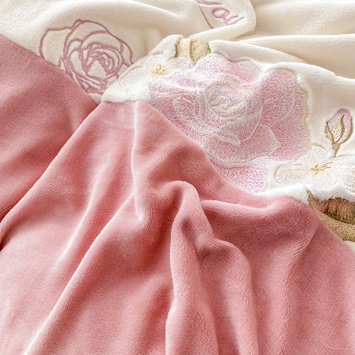 91家纺网 家纺一手货源 找家纺 可以家居 2023新款高克重全消光绣花四件套-伊芙琳 伊芙琳-粉豆沙