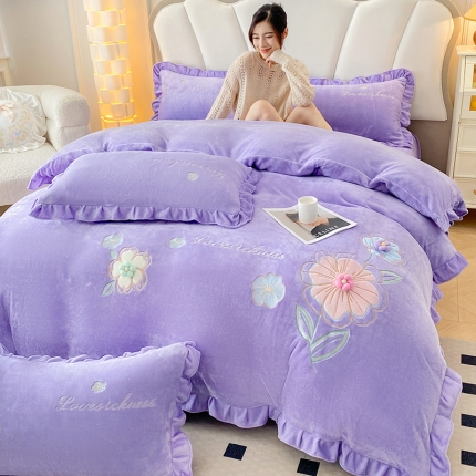 91家纺网 家纺一手货源 找家纺 苏米娜9斤230g高克重韩版立体盘花绣花牛奶绒四件套宝宝金貂懒兔毛毛绒