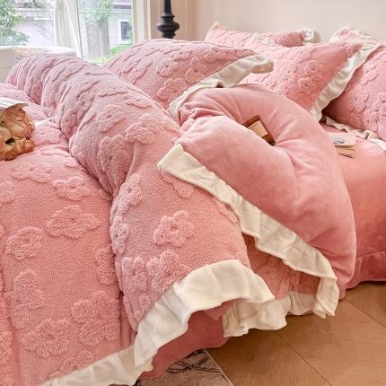 91家纺网 家纺一手货源 找家纺 芯贝儿 2024款小清新花边加厚保暖牛奶绒毛巾绣花宝宝绒雕花绒法莱绒四件套 莫奈花园--粉