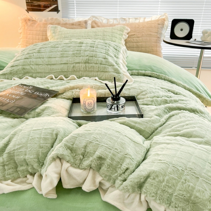 91家纺网 家纺一手货源 找家纺 金爱家 2023新款全消光牛奶绒A类纯色獭兔毛绒立体牛奶绒四件套 兔毛花边薄荷绿